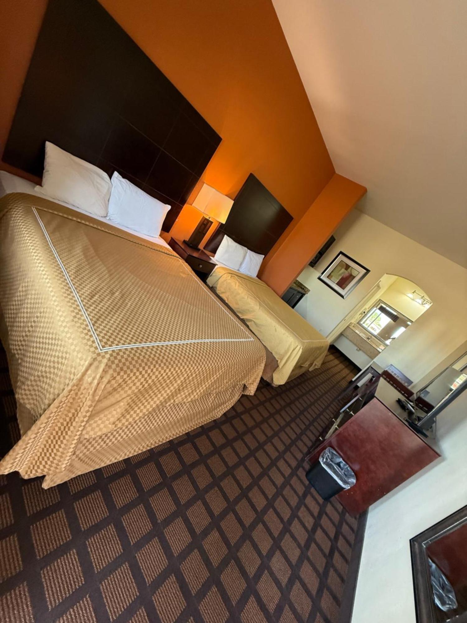 Executive Inn And Suites Pittsburg Esterno foto