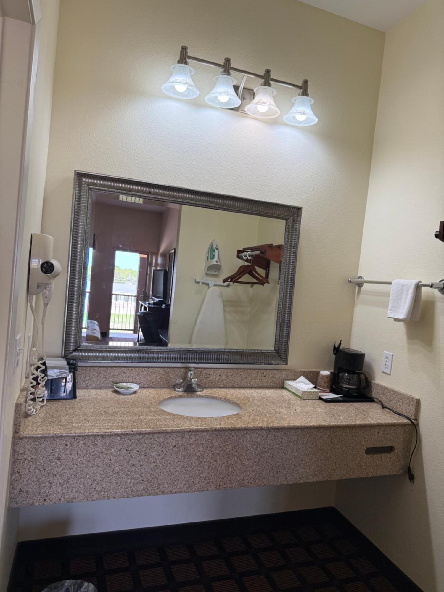 Executive Inn And Suites Pittsburg Esterno foto