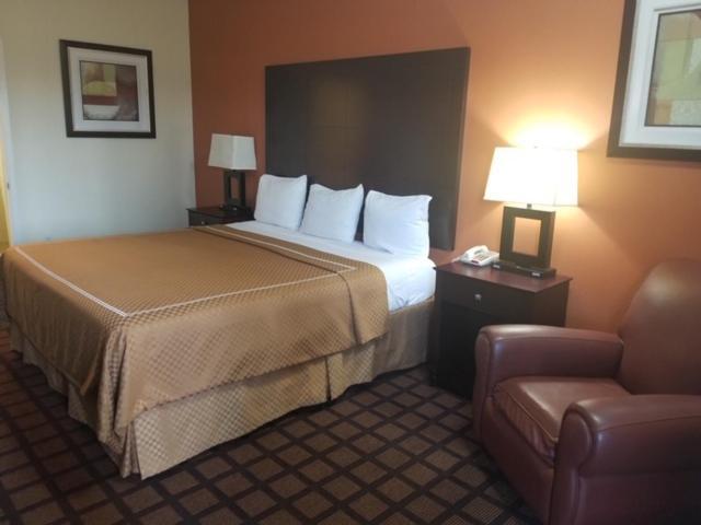 Executive Inn And Suites Pittsburg Esterno foto